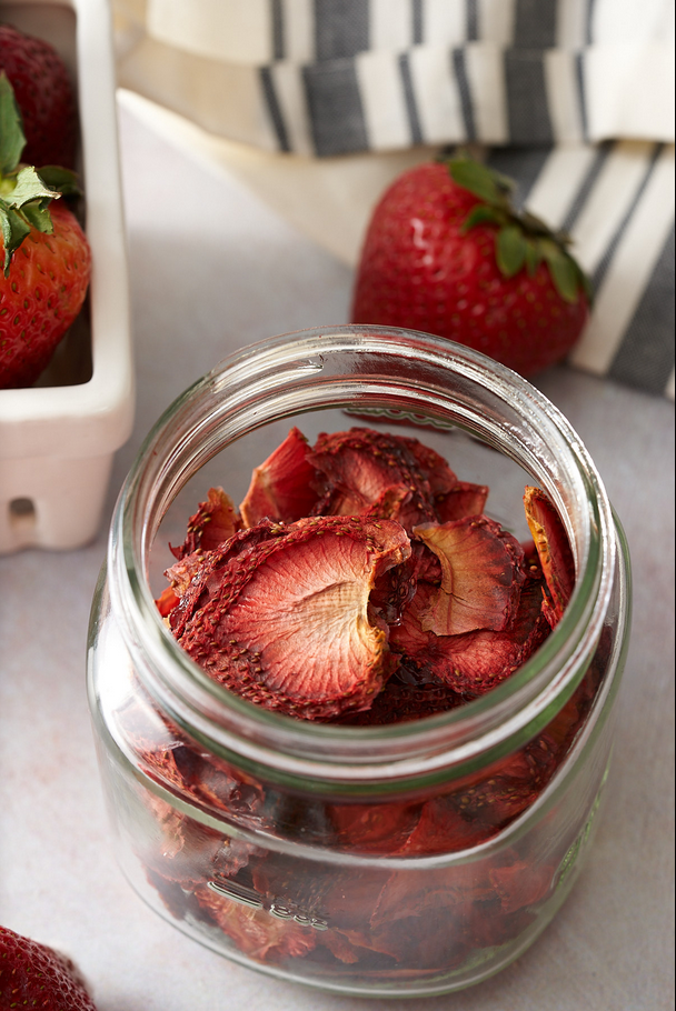 DEHYDRATED STRAWBERRY